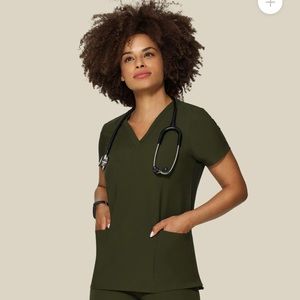 Mandala 6 Pocket Top, Womens M, Olive *brand new with tags*